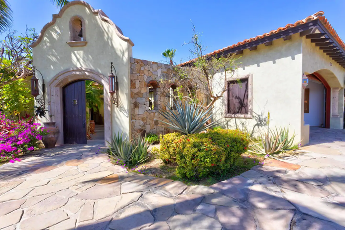 luxury-villa-casa-diamante-Front-ENtrance-rental-Cabo-san-lucas.jpg