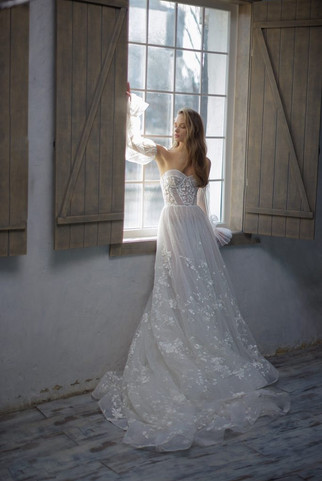 Exklusive Brautkleider by Marie Bernal
