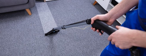 Limpeza de tapete, que remete a limpeza de tapetes, carpetes e estofados em geral que nós realizamos