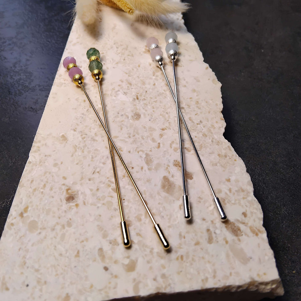 Les broches fibules en pierres naturelles