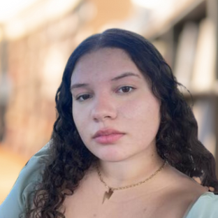 Briana Bello: Con la mente en la ciencia y la medicina 