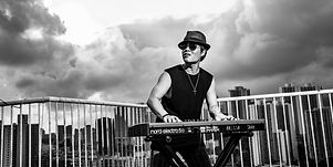 Jon Shen 沈鴻