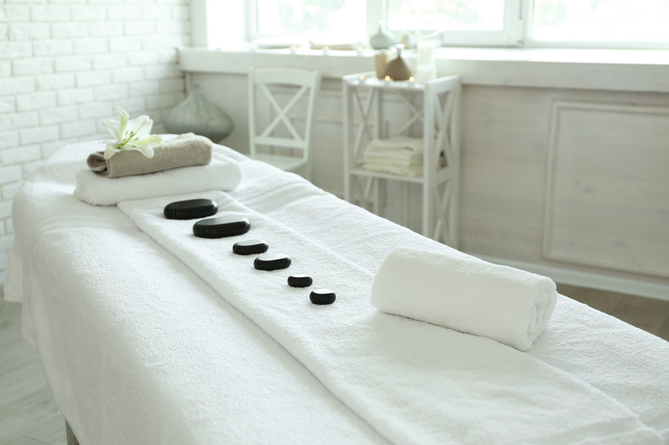 Массаж в Иерусалиме и Физиотерапия в Иерусалиме, массаж в Израиле, физиотерапия в Израиле, боль в спине, в колене, в шее, в пояснице, в плечах, боль в руках и ногах. Шведский массаж, лечебный массаж, рефлексология, Су Джок, телесная терапия, iTерасare терапия, массаж в Израиле. Массаж 60 или 90 минут, одиночный или двойной массаж, 7 дней в неделю, дома и в клинике в Иерусалиме.