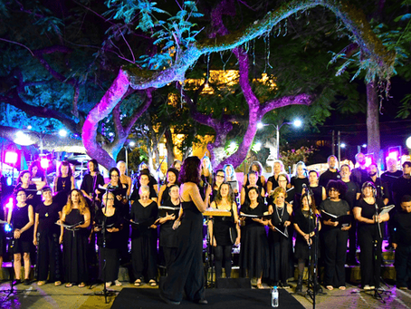 Orquestra Popular de Ilhabela abre temporada 2026 com praça cheia na Vila
