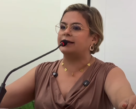 Flavia Pascoal cobra vereadores por demora em projeto do hospital e pede união