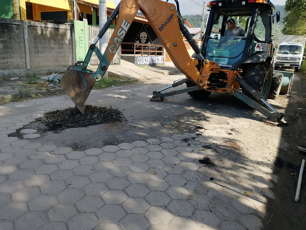 Prefeitura de Caraguatatuba avança com tapa-buracos e amplia frente de manutenção viária na cidade