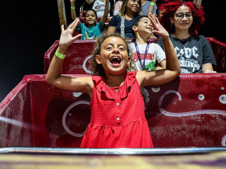 Parquinho Solidário leva lazer infantil e arrecadação de alimentos à Rua da Praia no sábado
