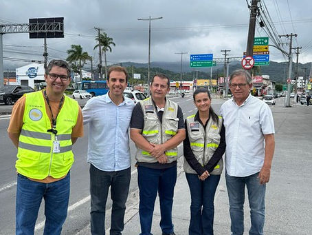 Após pedido, DER-SP faz recapeamento de trecho da SP-55 próximo ao trevo