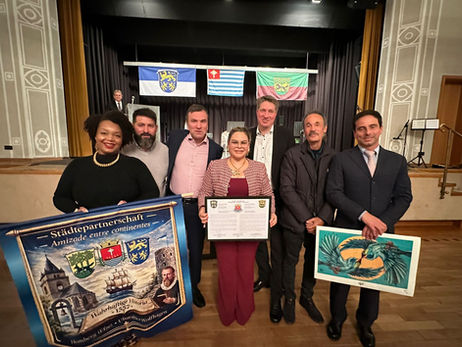 Flávia Pascoal protagoniza assinatura de tratado que projeta Ubatuba no cenário internacional