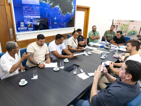 Reinaldinho conduz negociação e apresenta proposta de reajuste a servidores com responsabilidade fiscal