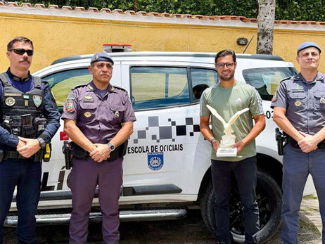 Prefeito Reinaldinho articula reforço inédito na segurança e recebe homenagem da Polícia Militar