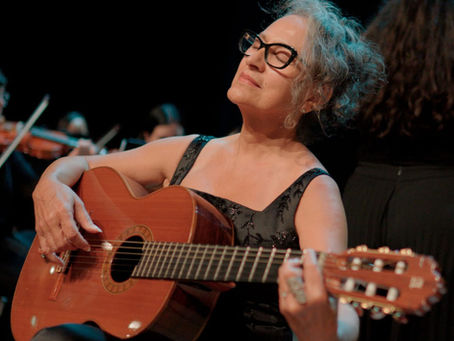 Exposição celebra o feminino e estreia produção de Leo Chicourel em Ilhabela