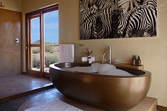 lodge_suite_bath.jpg