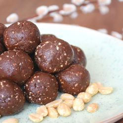 Chocolate PB Protein Balls