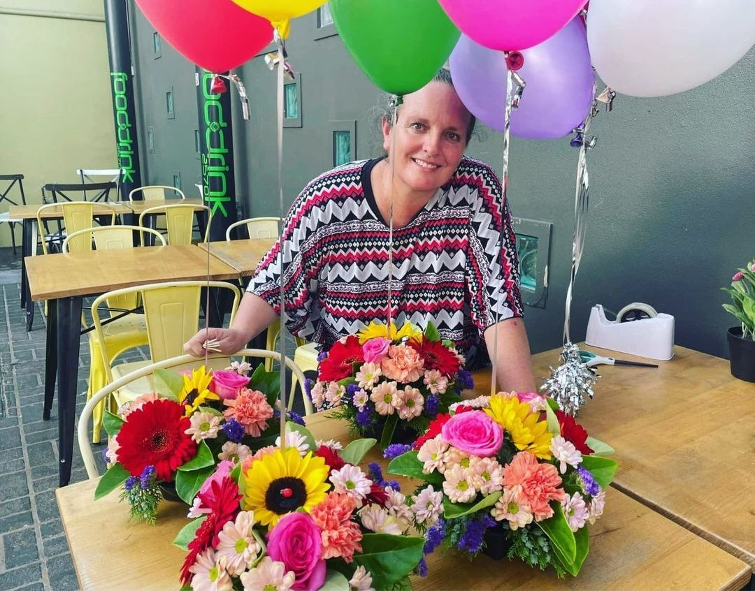 Table centerpiece arrangements - beautiful and bright