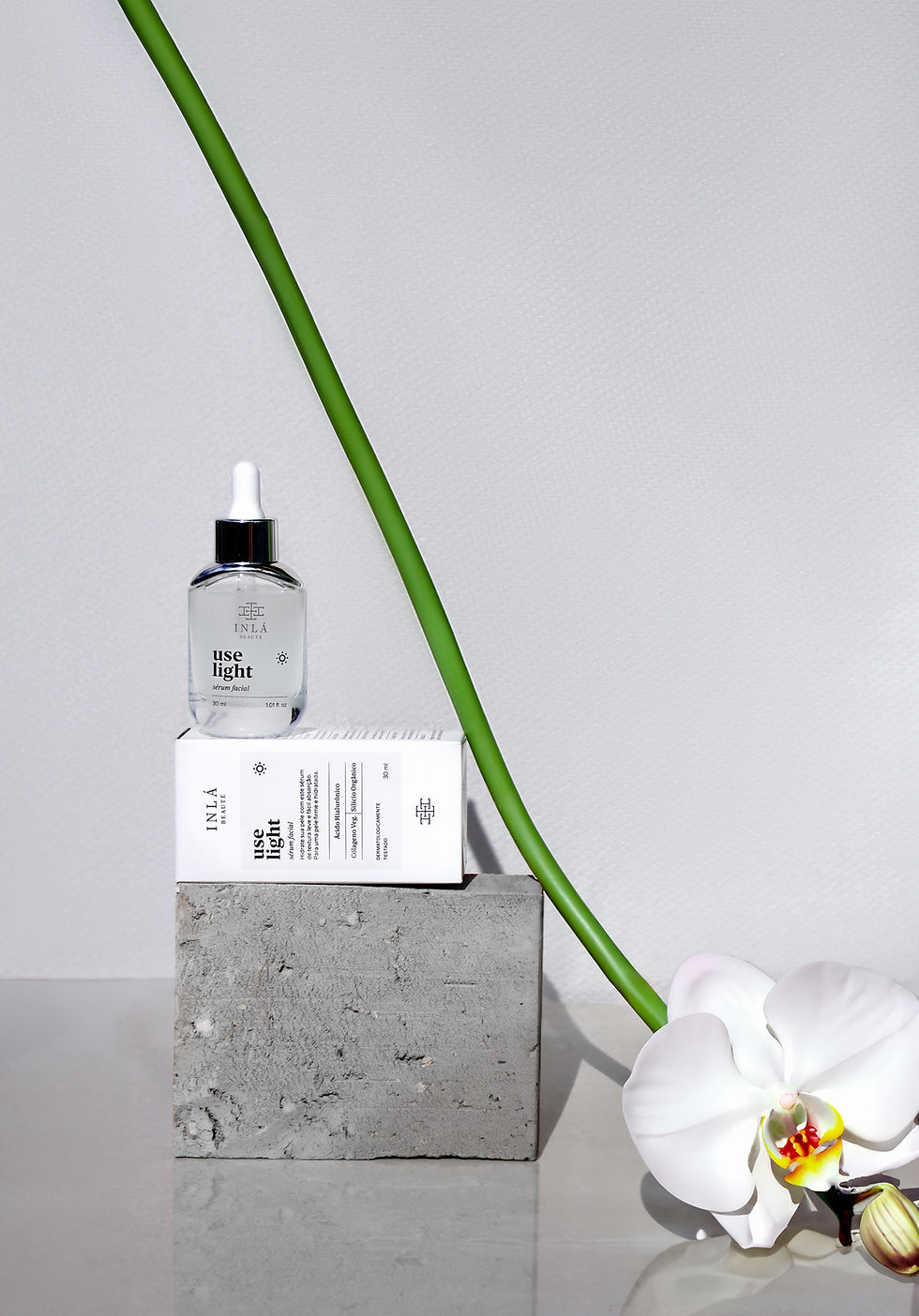 Sérum facial fotografado pela Produtora Karê