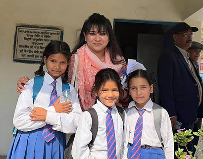 Preeti with 3 schoolgirls BR Ambedkar9.JPG