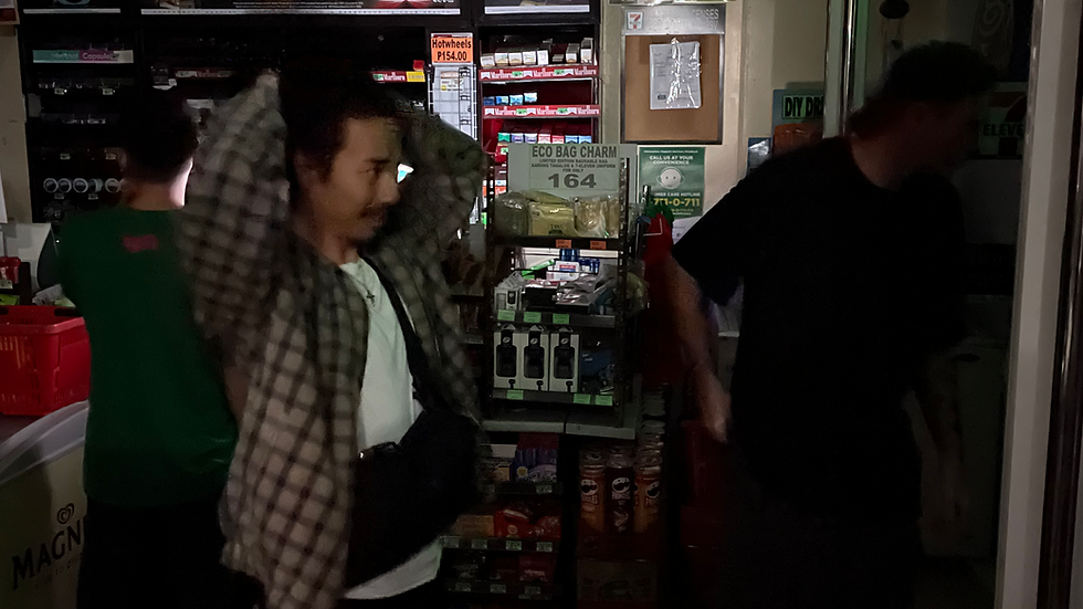 Power goes out while trying to pick up some food from 7-11