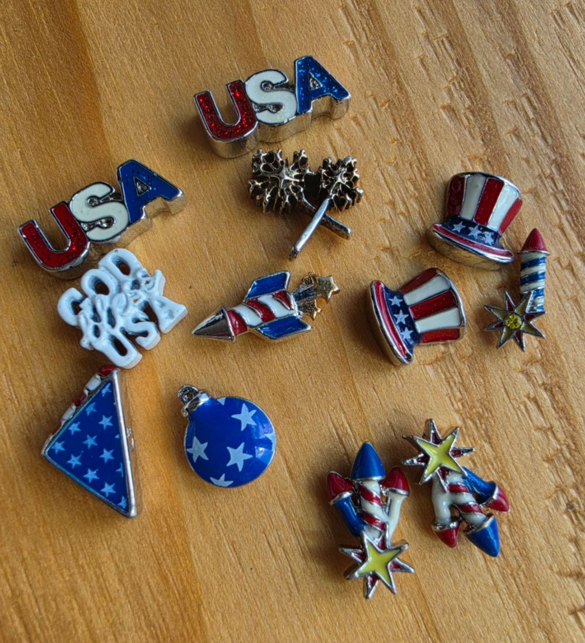 O2 - USA Mini Charms
