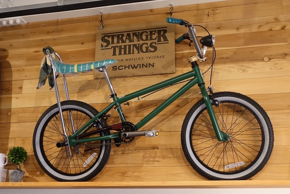 ストレンジャー　BMX SCHWINN STRANGER THINGS 20″ BMX 「ストレンジャー シングス