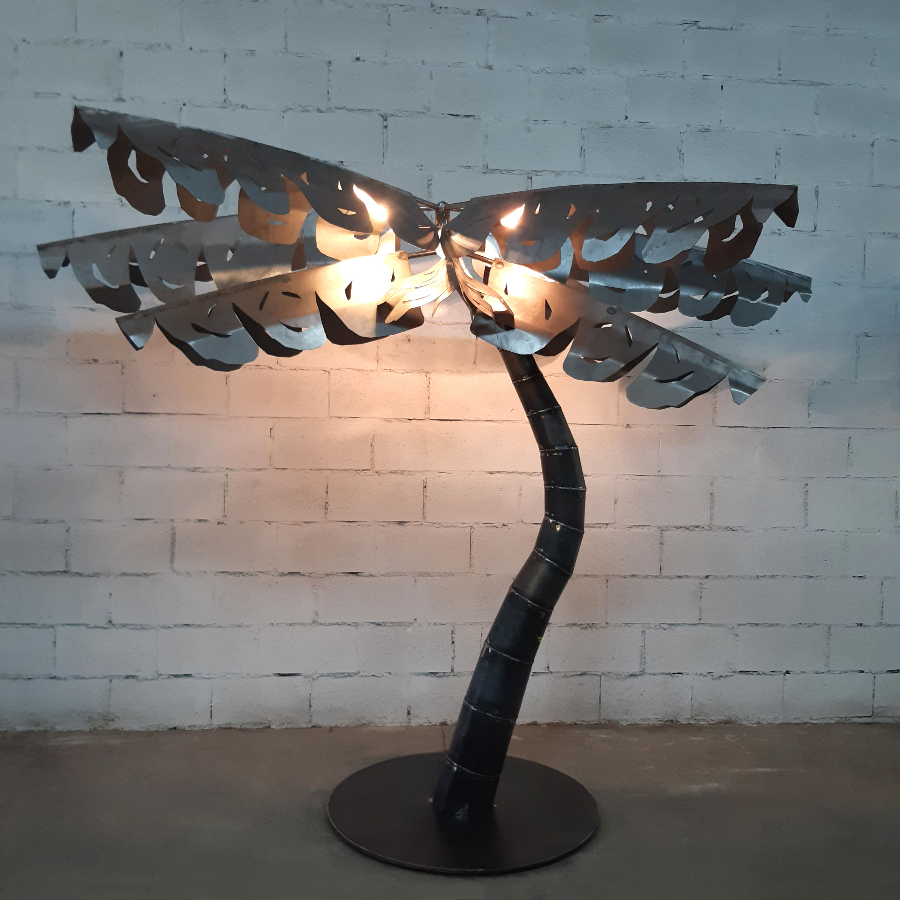 Escultura lámpara palmera