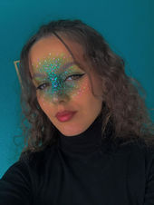 makeup vert centre du visage_edited.jpg
