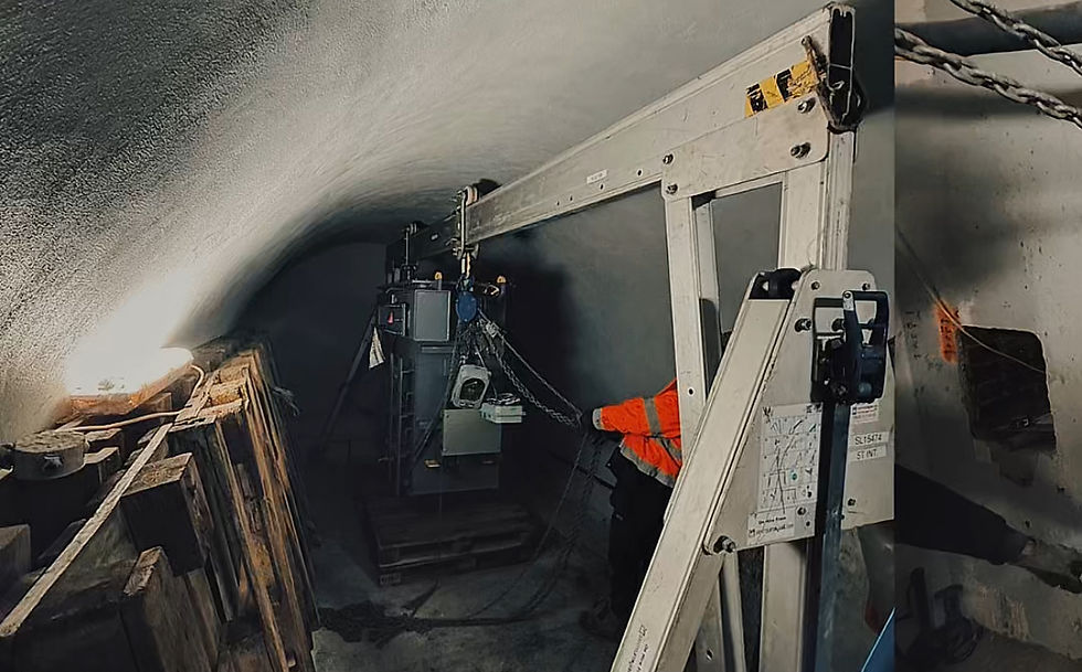 DSM Contract Lifting - Gantry System for controlled lifting.