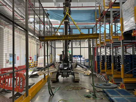 Hoeflon C30 Spider Crane Hire London