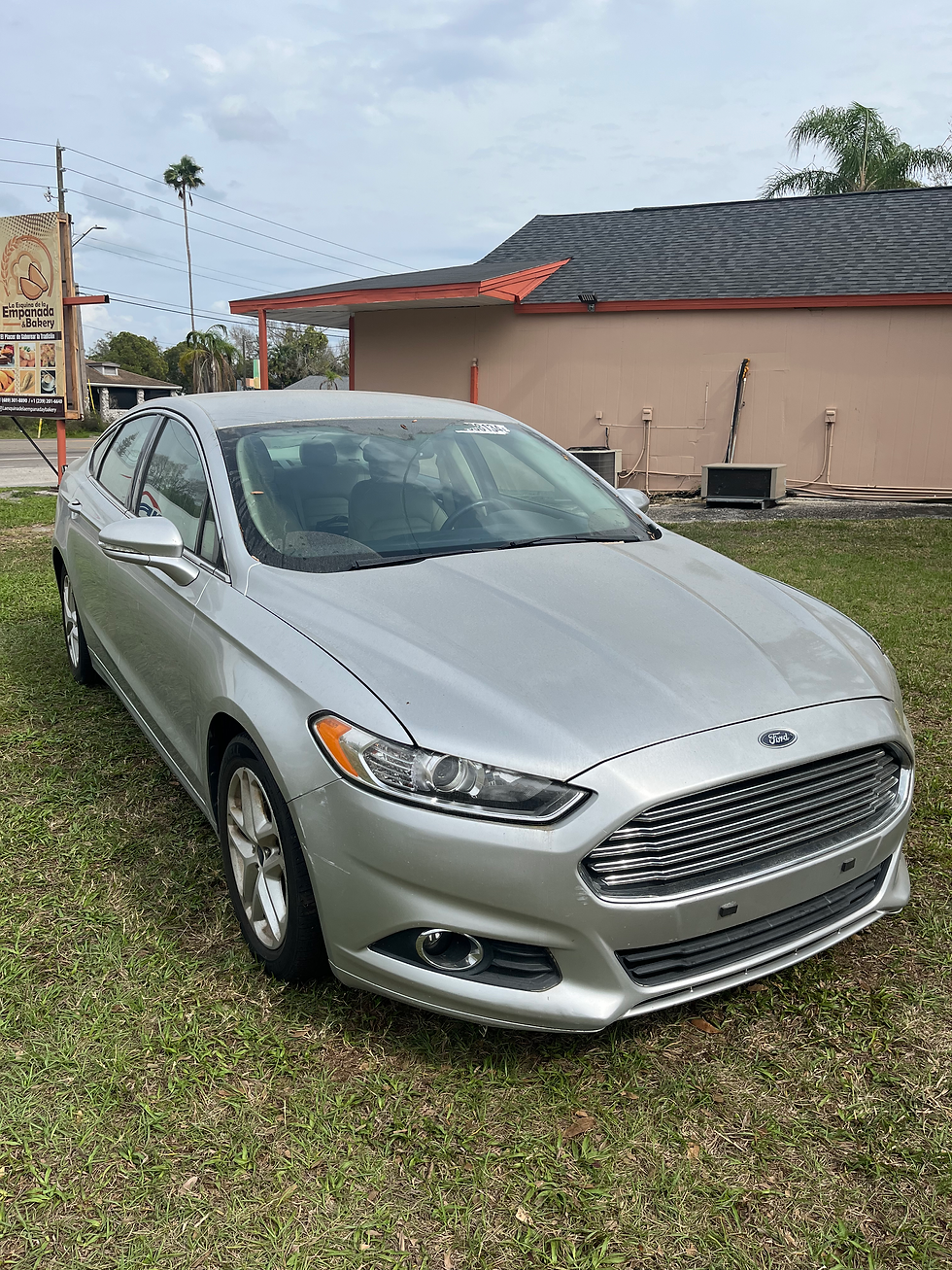 Miniatura: 2013 Ford Fusion SE