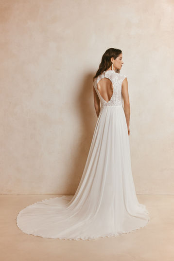 Robe de mariée bohème et fluide à Lyon