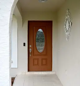 Pintura de puerta de entrada exterior en propiedad residencial en Kendall