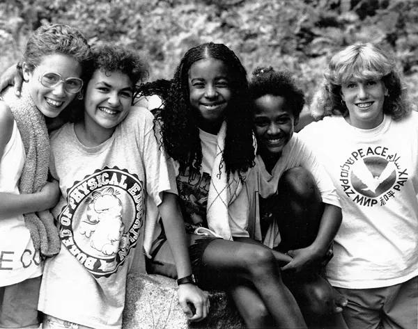 vintage-girls.jpg.webp
