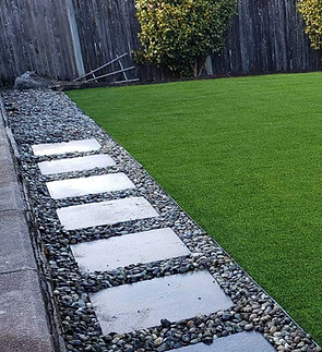synthetic-lawn-gallery-04_edited.jpg