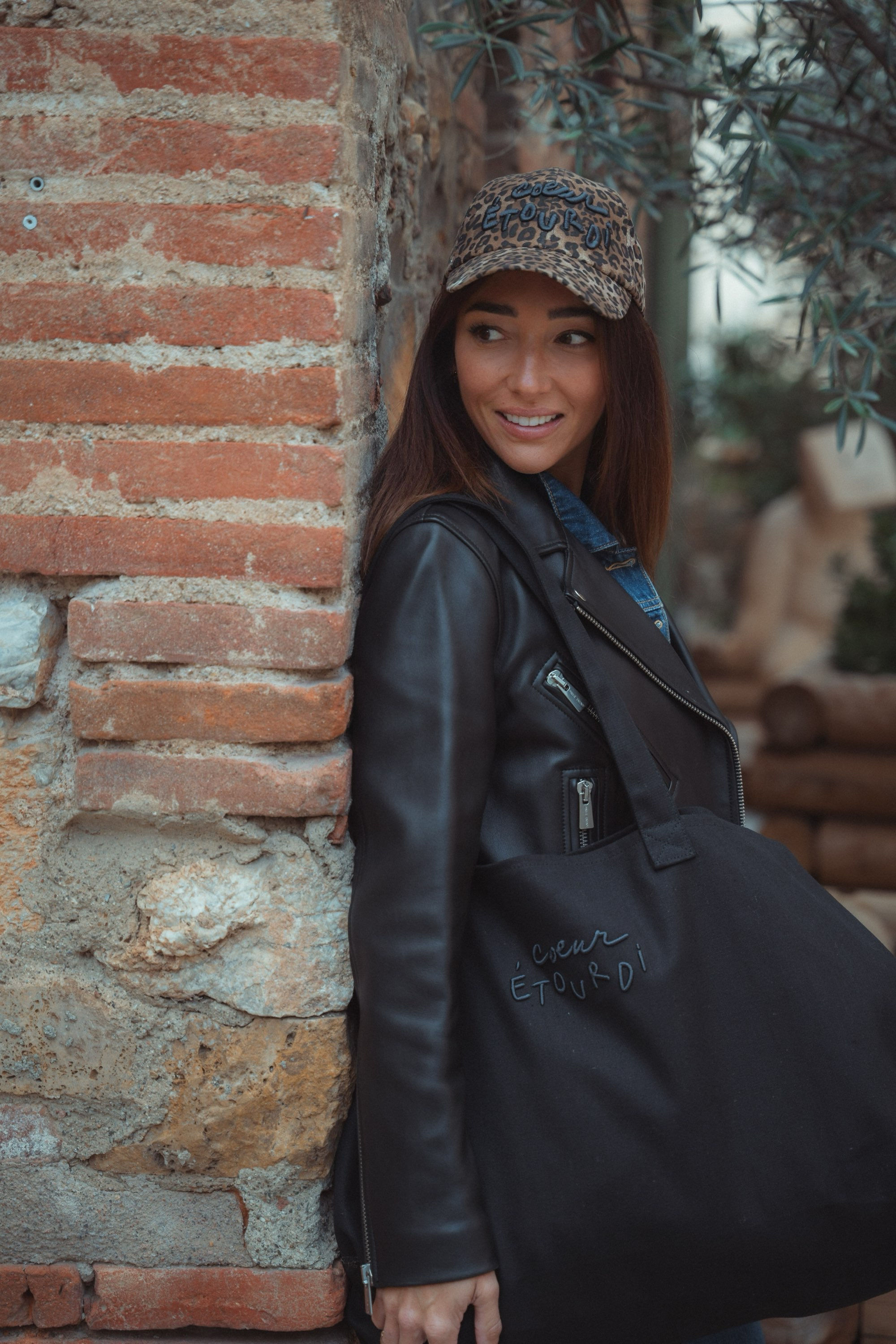 Casquette léopard foncé 