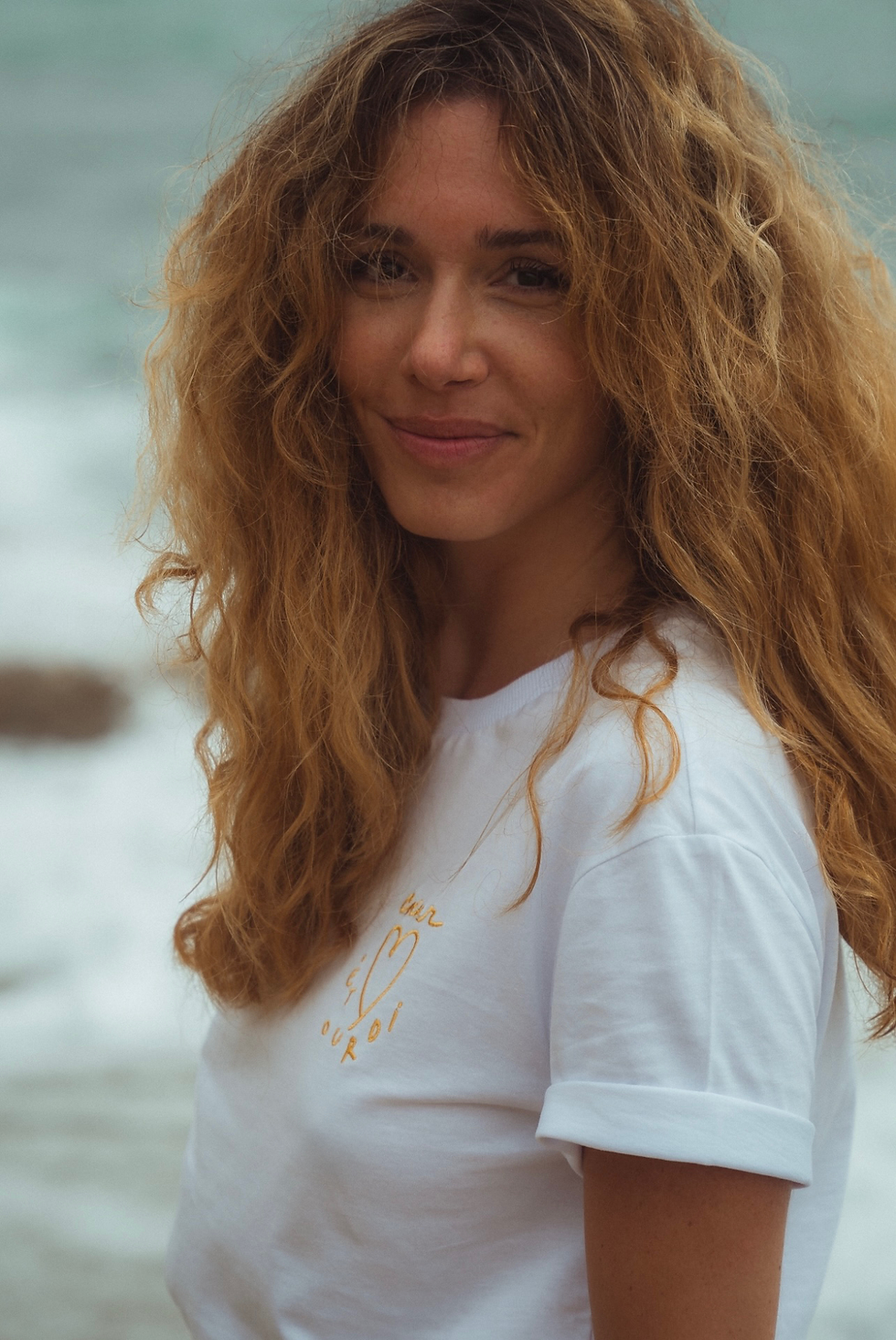 Miniature : Tee-shirt femme blanc brodé jaune moutarde 