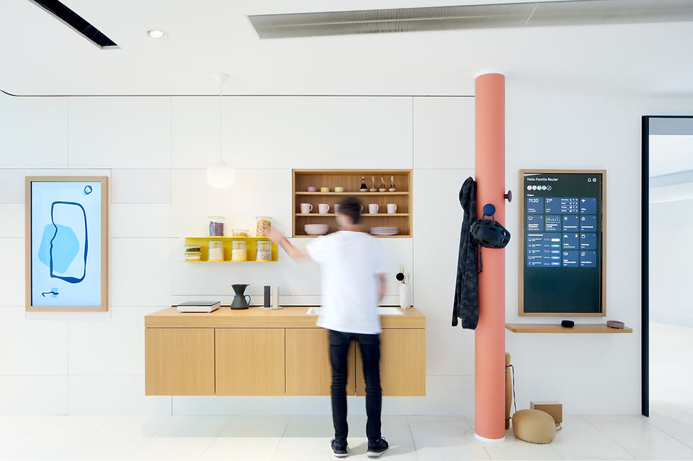 Moderner Küchen- und Arbeitsbereich mit klarer Gestaltung und maßgefertigten Möbeln, Innenausbau von Biermann Schmallenberg Sauerland.