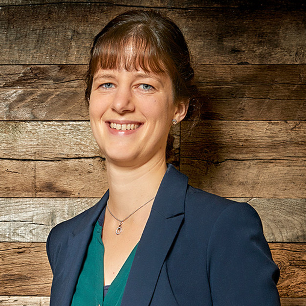 Portrait von Andrea Richard, Innenarchitektin bei Biermann Innenausbau im Sauerland.