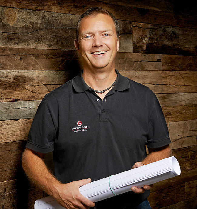 Portrait von Dietmar Gorges, Projektleitung bei Biermann Innenausbau im Sauerland.