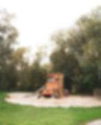 Sandkasten mit Traktor und Rutsche auf dem Hof Köhne mit tollen Spielmöglichkeiten, Urlaub mit Kleinkindern außerhalb der Ferien