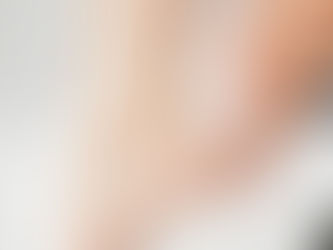 Kobieta dotykająca pięty