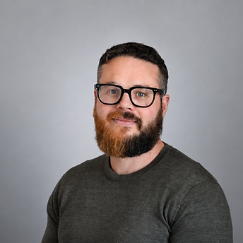 Lee Woolacott.png