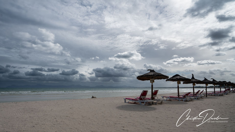 Beach Alcudia, sunbeds, empty beach, Mallorca