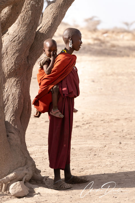 Safari Tanzania, Massai, mother with child, Ngoro Ngoro