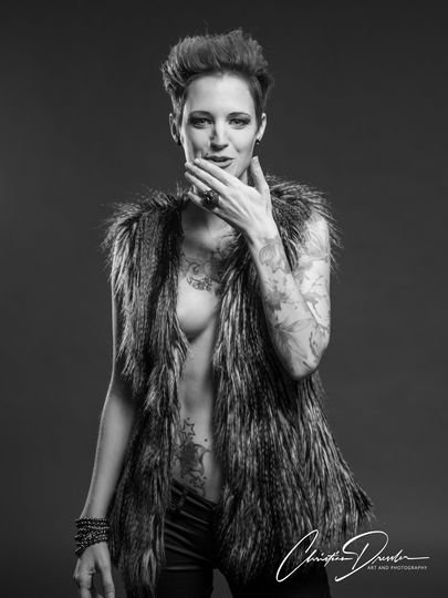 fashion photography, jacky van ink, black and white