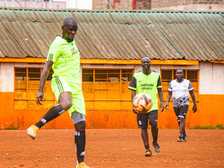 Black Stars Wazee Yaona Moshi Dhidi ya Kariobangi Legends Wazee Japo Kirafiki