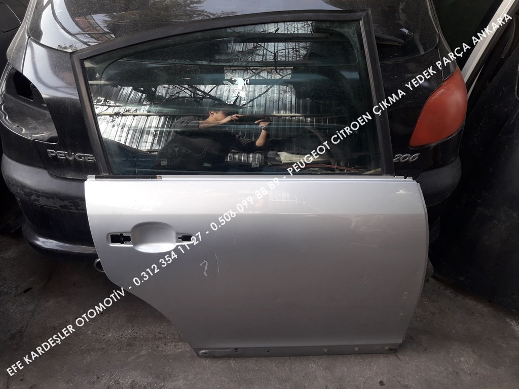 Citroen c4 çıkma sağ arka kapı