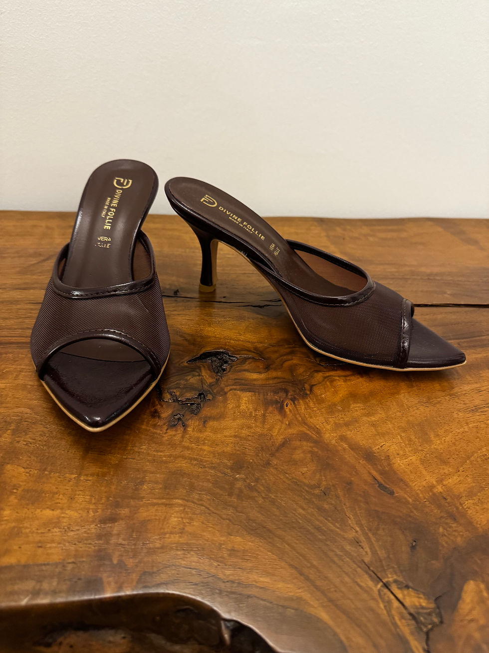 Miniatura: MULES IN RETE E VERNICE 