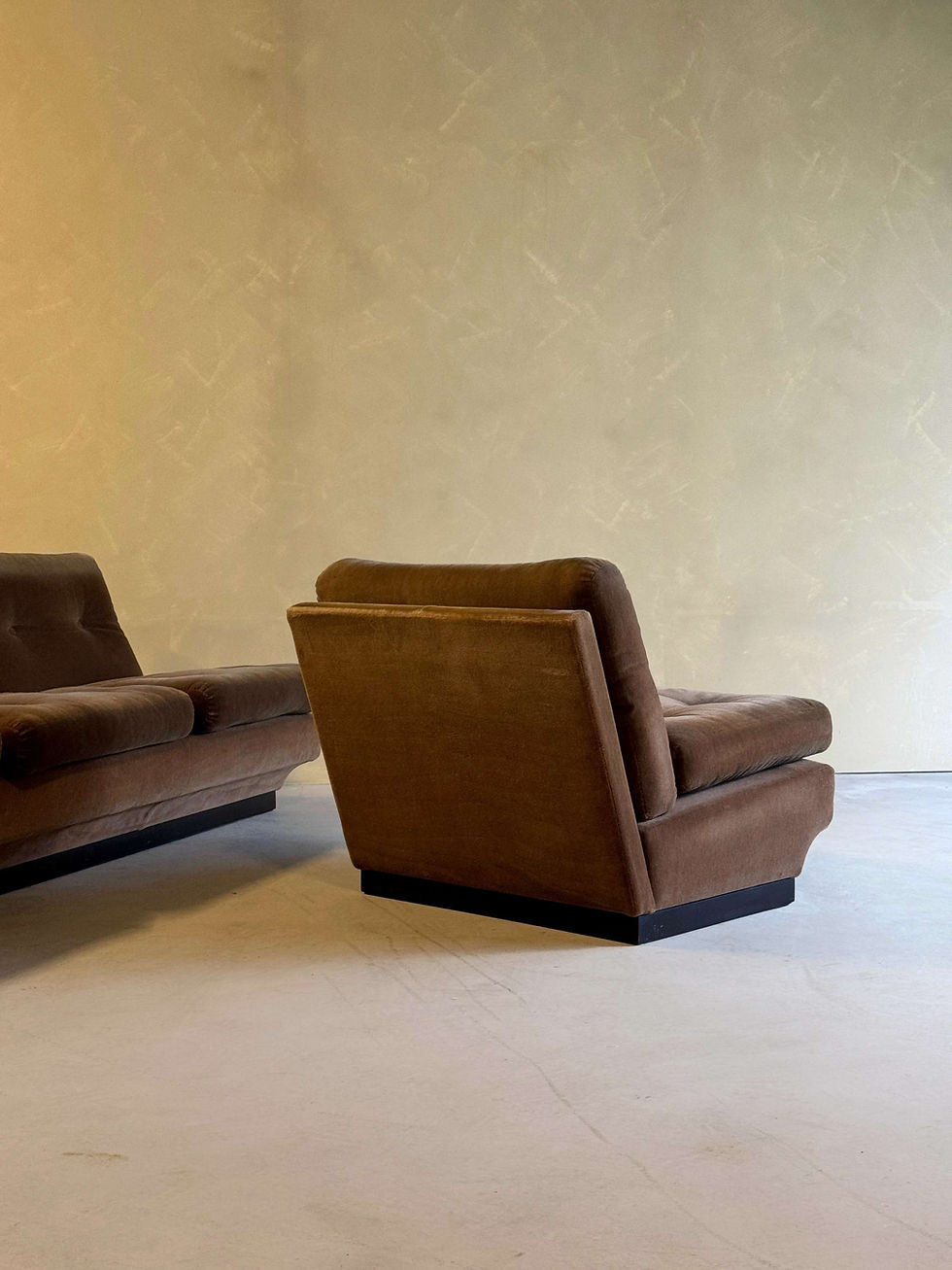Thumbnail: Brown velvet sofa group by Paolo Caliari for Cassina, 1960s