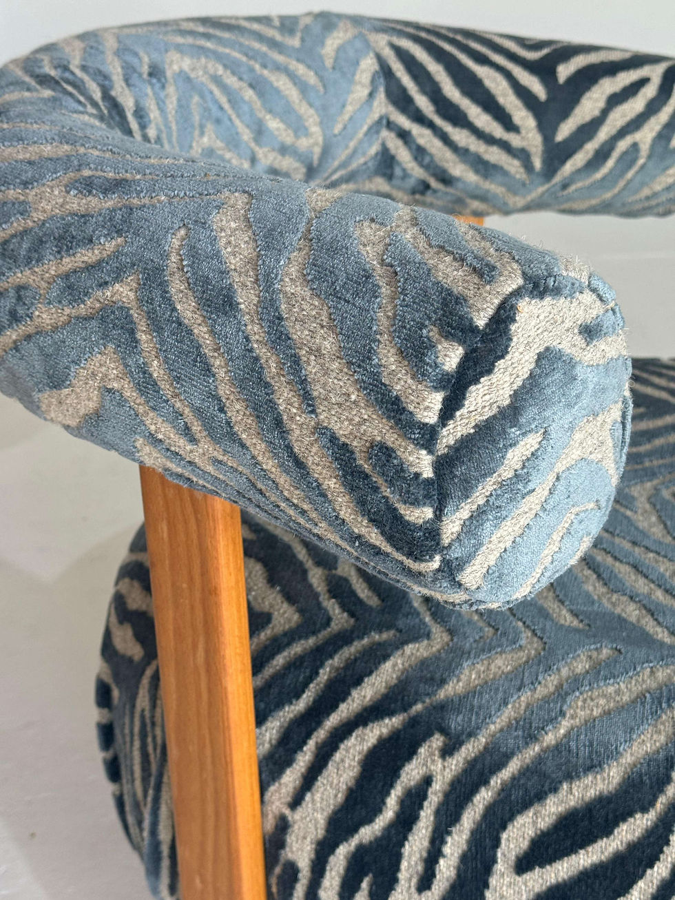 Thumbnail: Big, pine Armchair in Royal Blue fabric