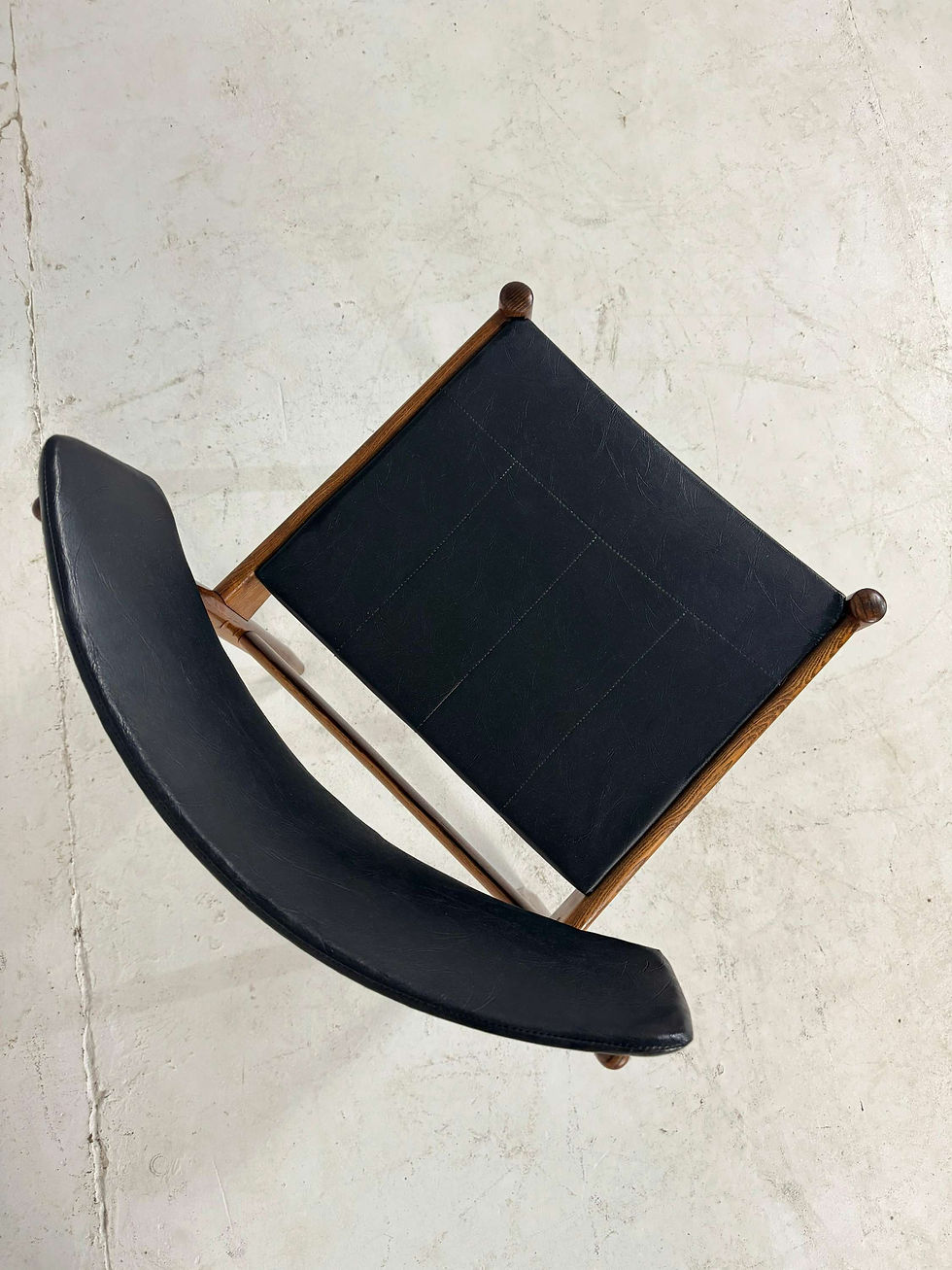 Thumbnail: Set of 6 vintage teak diningchairs with black skai fabric
